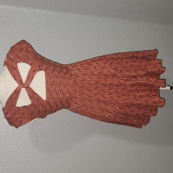 Bar III texture design mini dress burnt orange Size Small. Criss Cross Back - Picture 5 of 6